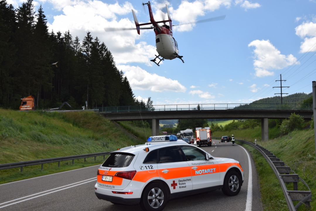 Schwerer Unfall Auf Der B 31 – Eine Spur Gesperrt - Titisee-Neustadt ...