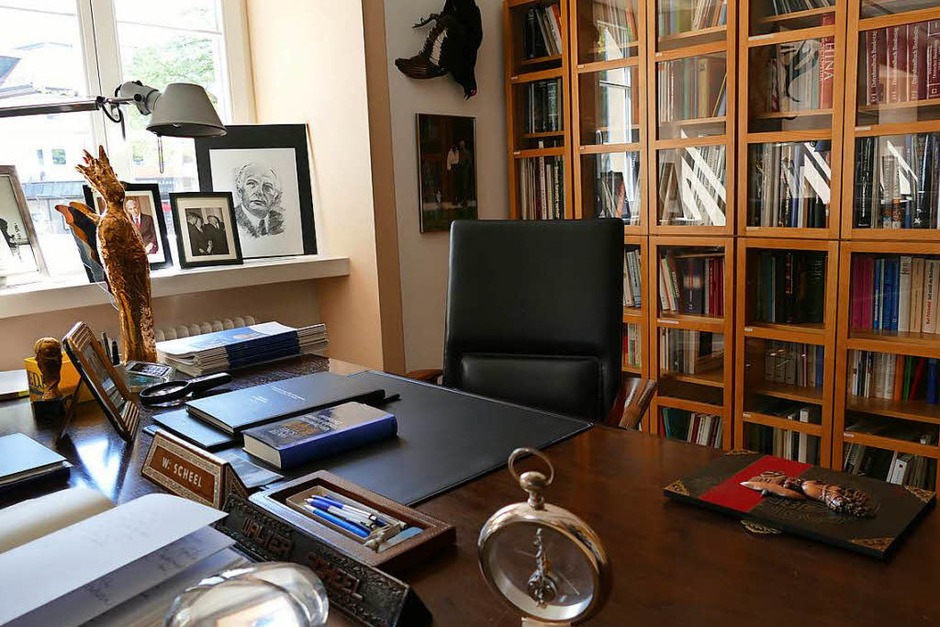 Der letzte Schreibtisch Walter Scheels (Foto: Hans-Peter Müller) Der letzte Schreibtisch Walter Scheels (Foto: Hans-Peter Müller)