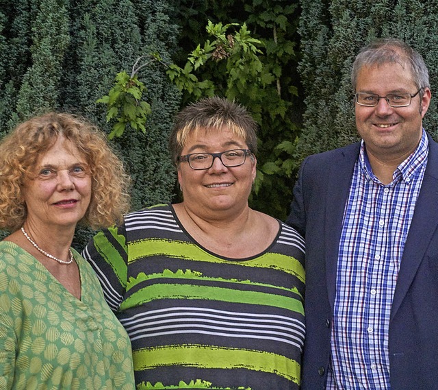 Langes Engagement: ber Gratulationen ...er Guhl (25 Jahre, von links) freuen.   | Foto: Julia Becker