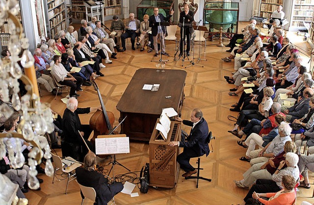 Die Rokoko-Bibliothek wurde zur Bhne.   | Foto: Erich Krieger