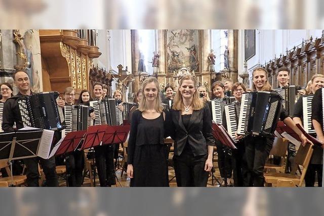 Das Akkordeon klingt auch in der Barockkirche gut