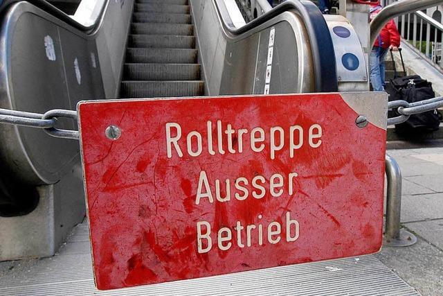 Am Freiburger Hauptbahnhof ist wieder eine Rolltreppe defekt