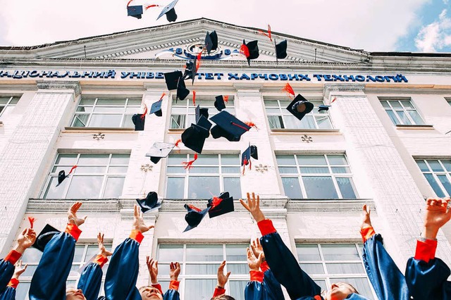Kaum ist der Bachelor abgeschlossen, beginnt fr Viele auch schon der Master.  | Foto: Photo by Vasily Koloda on Unsplash