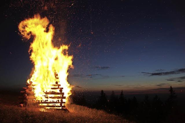 Feuer zur Sonnwende mit Statements in Waldkirch