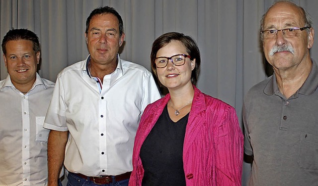 Der Vorstand der Europaunion Lrrach, ...ker, Julia Lindner und Hubert Bernatt.  | Foto: Rolf Reimann