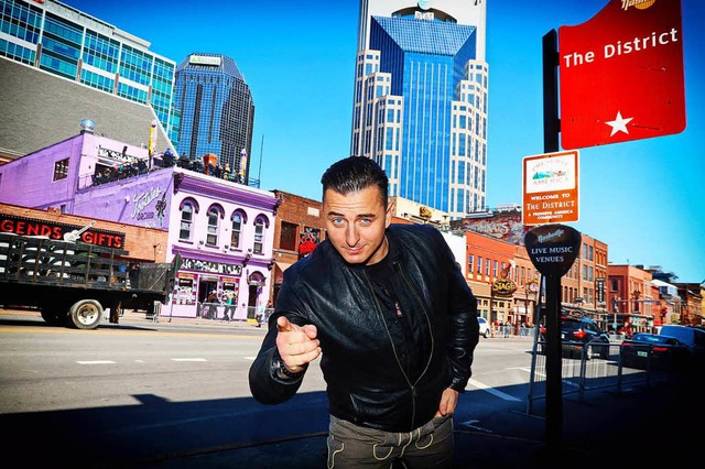 Alpen-Elvis im Herzen der Countryhaupt...Andreas Gabalier in Downtown Nashville  | Foto: Sepp Pail