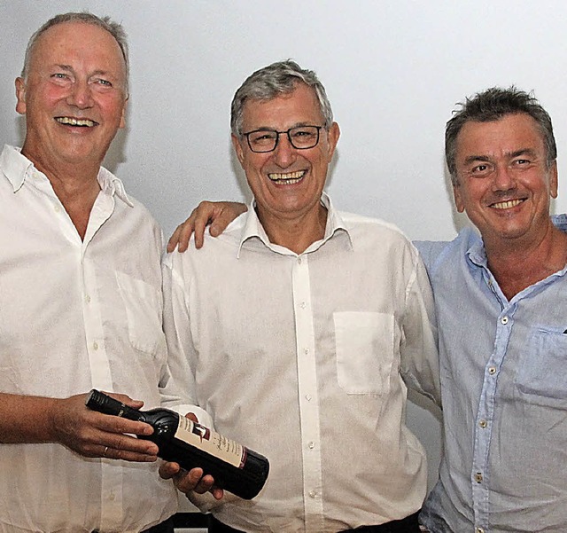Linke-Chef Bernd Riexinger (Mitte) mit...t Koldewey (links) und Anton Schlatter  | Foto: Mario Schneberg