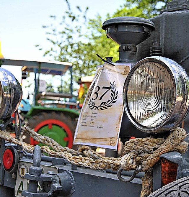 Alte Traktoren gibt es wieder in Wittnau zu sehen.   | Foto: Fautz