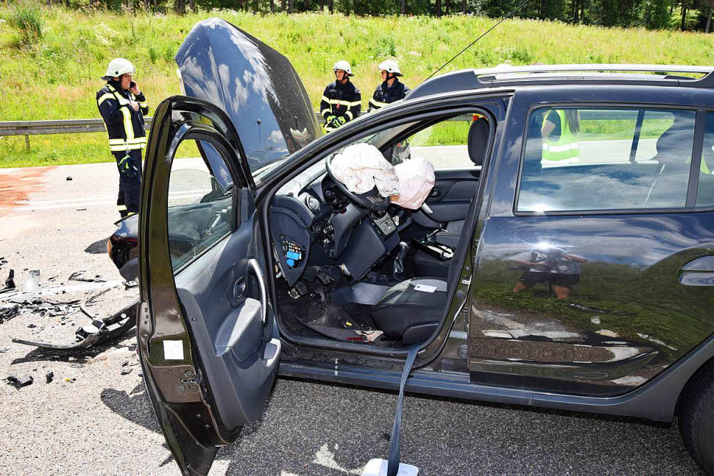 Autofahrer Stirbt Nach Schwerem Unfall Auf B 31 - Titisee-Neustadt ...