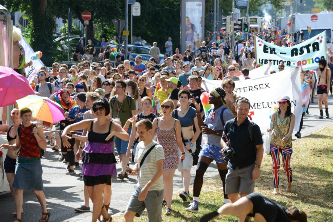 Der CSD 2018 findet unter dem Motto &q...rst (gay)pride was a riot&quot; statt.  | Foto: Rita Eggstein