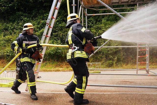 Feuerwehren treffen sich zur Leistungsprüfung in Schönau