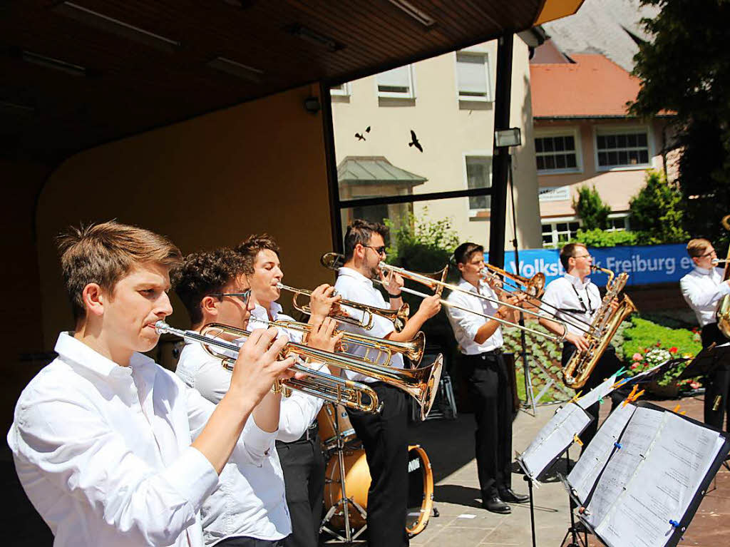 Der zweite Auftritt der neuen "Blechbengel", acht jugendliche Blechblser der Stadtmusik Neustadt.