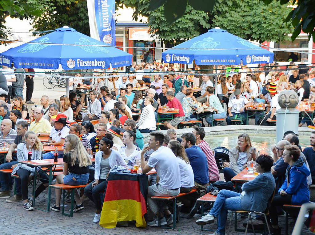 Fuball, Musik und deftige Speisen gab es beim Kastanienparkfest in Rheinfelden.