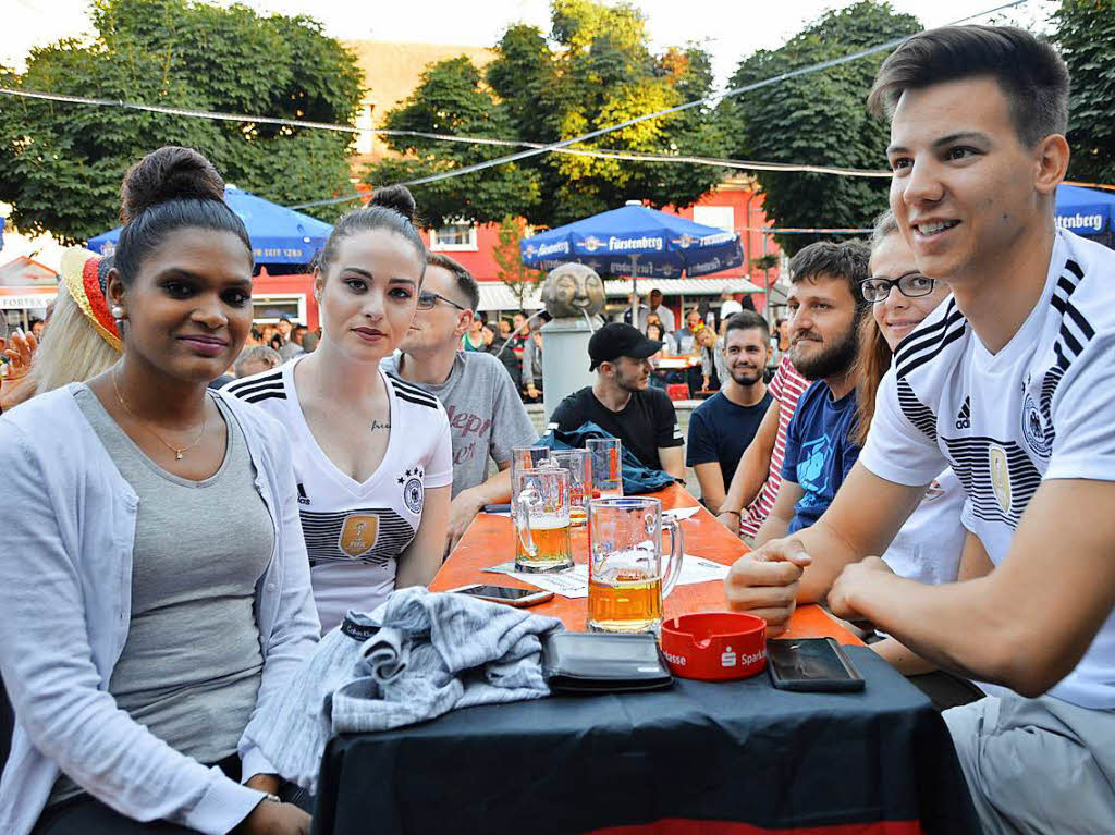 Fuball, Musik und deftige Speisen gab es beim Kastanienparkfest in Rheinfelden.