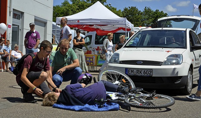 Bei einem &#8222;Fahrradunfall in Frei...re verstaubten Kenntnisse auffrischen.  | Foto: Benedikt Sommer