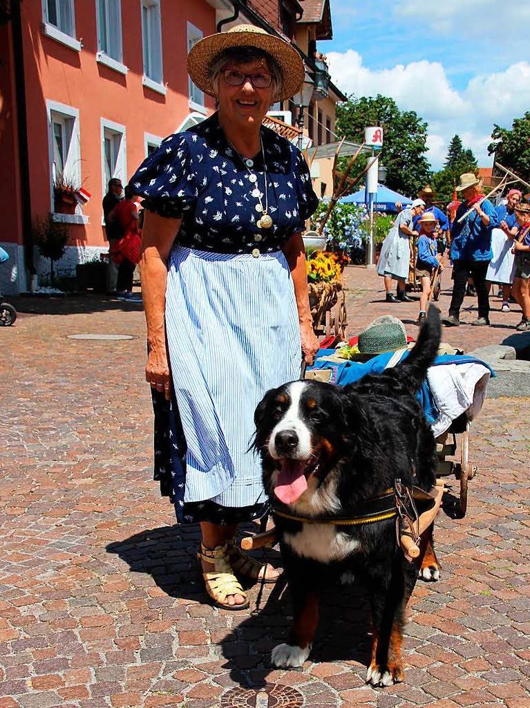 Landfrau aus Kirchzarten mit Hund Leila