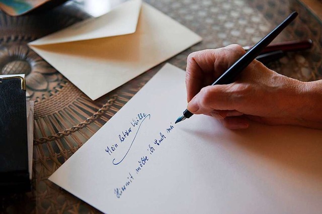 Wichtig: Das Testament muss handschriftlich vom Erblasser unterschrieben sein.  | Foto: Silvia Marks