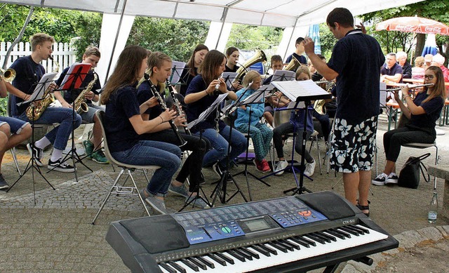 Das Jugendorchester des Musikvereins H...m Familientag einen starken Eindruck.   | Foto: Weniger
