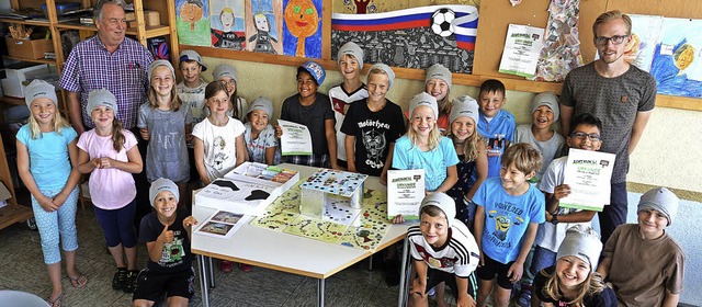 Die dritte Klasse  der Grundschule Gr...  entsprechend stolz auf ihre Schler.  | Foto: Hans-Jrgen Sackmann