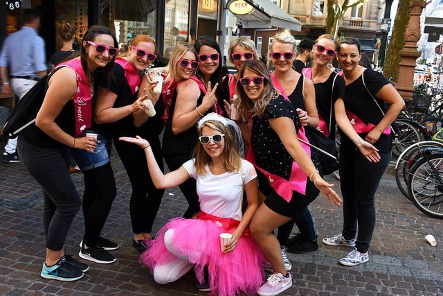 Auch am vergangenen Samstag zogen eini...linnenabschiede durch die Innenstadt.   | Foto: Rita Eggstein