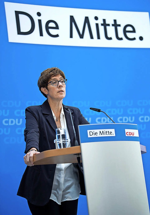 CDU-Generalsekretrin Annegret Kramp-Karrenbauer  | Foto: dpa