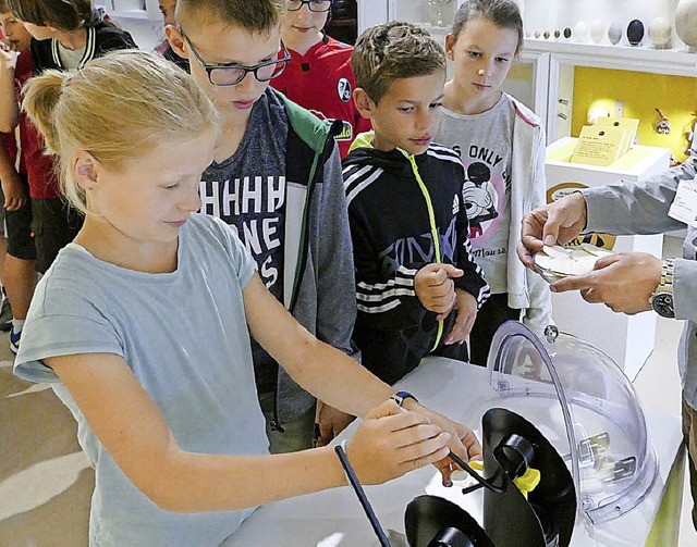 Mjam, hier durfte Honig gekostet werden.  | Foto: Sonja Zellmann