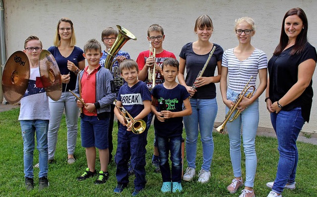 Die Dinglinger Music-Stars haben ihre ...chts Jugendleiterin Katharina Seiler.   | Foto: Reiner Beschorner