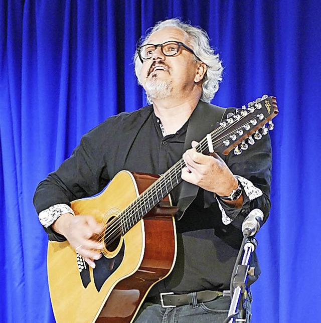 Volker Eck, Ex-Schler, und Wolff-Ulrich Fenske, Ex-Lehrer, der Schule.  | Foto: Sylvia Sredniawa