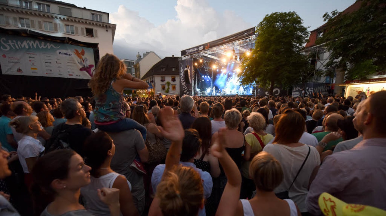 Der Lörracher Marktplatz ist die Kulisse für die ganz großen Acts des Festivals.  | Foto: Juri Junkov