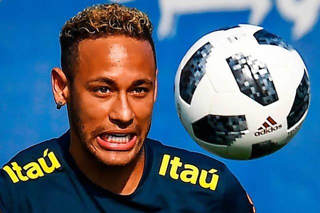 In einer Bar in Rio gibt’s fr jede Neymar-Schwalbe einen Schnaps aufs Haus