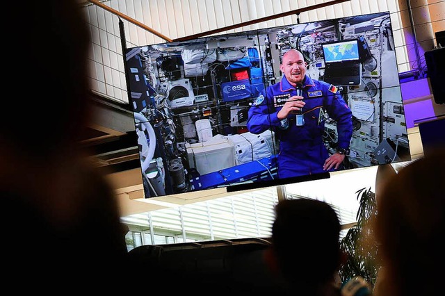 Schler sprechen mit Astronaut Gerst  | Foto: dpa