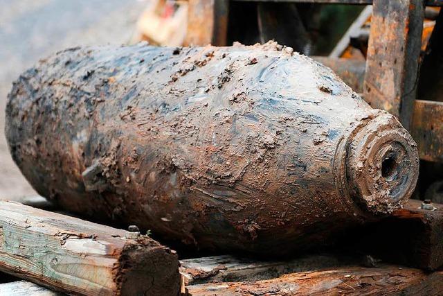 Bauarbeiter finden 500 Kilogramm schwere Fliegerbombe – Bahnhof gesperrt