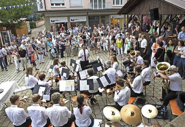 Musik gehrt zum Stadtfest immer mit dazu.  | Foto: Archiv-foto: Volker Mnch