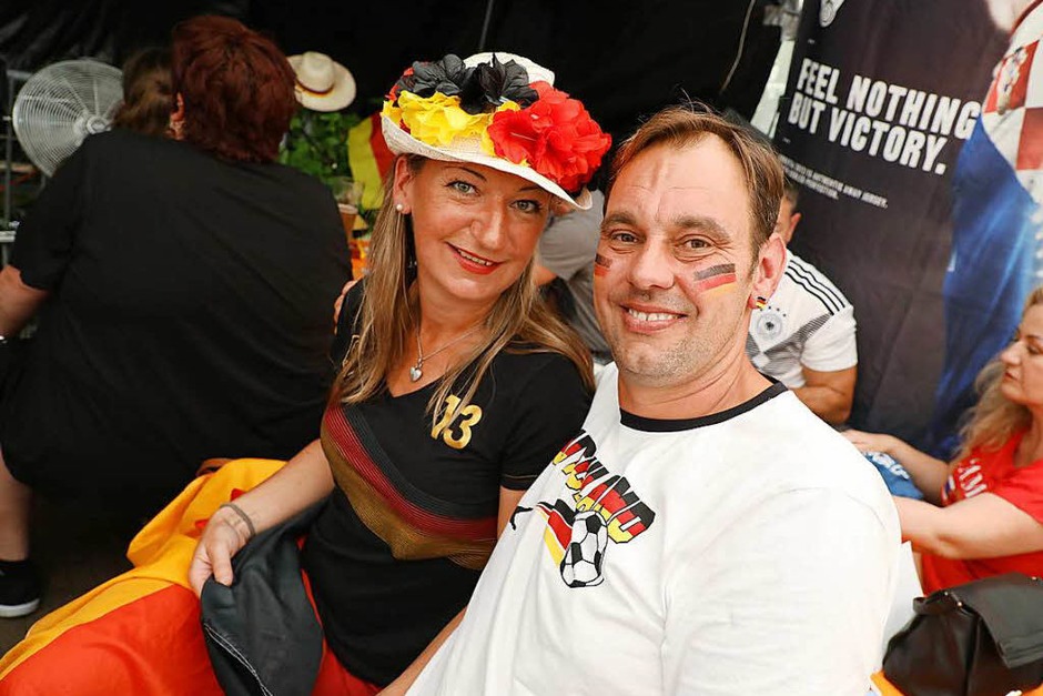 Deutsche Fans beim Public Viewing in Lahr (Foto: Christoph Breithaupt) Deutsche Fans beim Public Viewing in Lahr (Foto: Christoph Breithaupt)