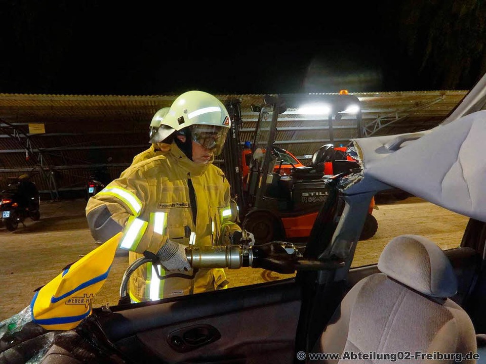 Jan ist normalerweise Sozialarbeiter &... der Freiwilligen Feuerwehr zu machen.  | Foto: privat