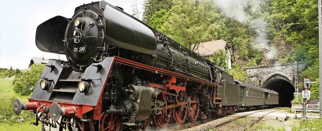 Die 1936 gebaute Schnellzugdampflokomotive 01 519.   | Foto: Eisenbahnfreunde Zollernbahn