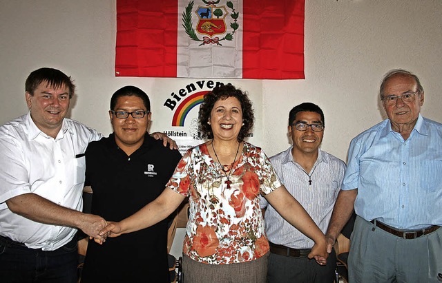 Peruanische Freunde in Hllstein: Pfar...ayozzo und David Angel Ramos Pariona.   | Foto: Lacher
