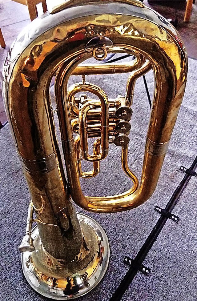 ber Crowdfunding hofft der Musikverei... eine neue Tuba anschaffen zu knnen.   | Foto: Verein