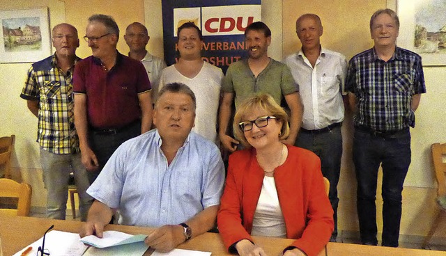 Das neue CDU-Vorstandsteam (vorne von ...ier und Gerd Mller, alle Beisitzer.    | Foto: Bernauer