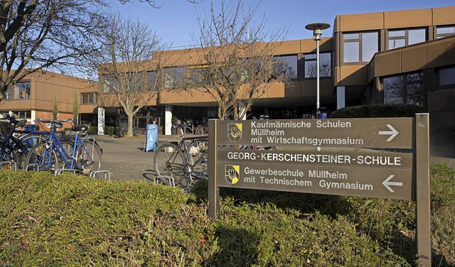Die Kaufmnnische Schule in Mllheim i...220; wird wohl vorerst nicht erneuert.  | Foto: Volker Mnch