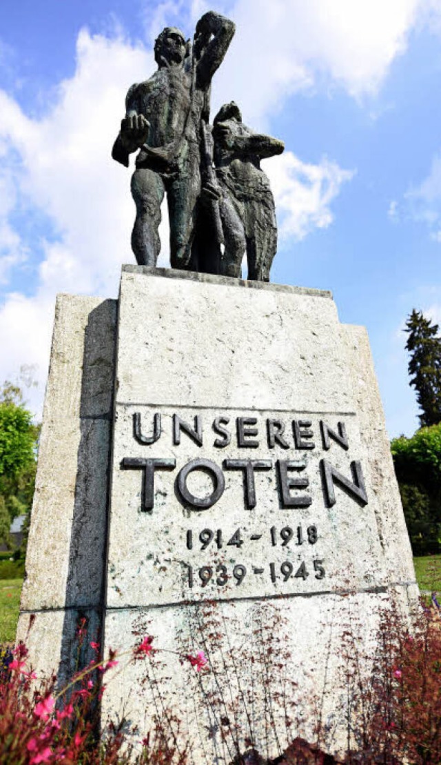 Das Denkmal steht auf dem Friedhofsgelnde.   | Foto: Jonas Hirt