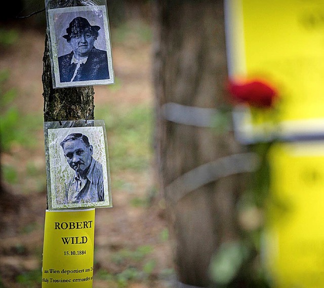 Die Bilder erinnern an Opfer der Nazis.   | Foto: AFP