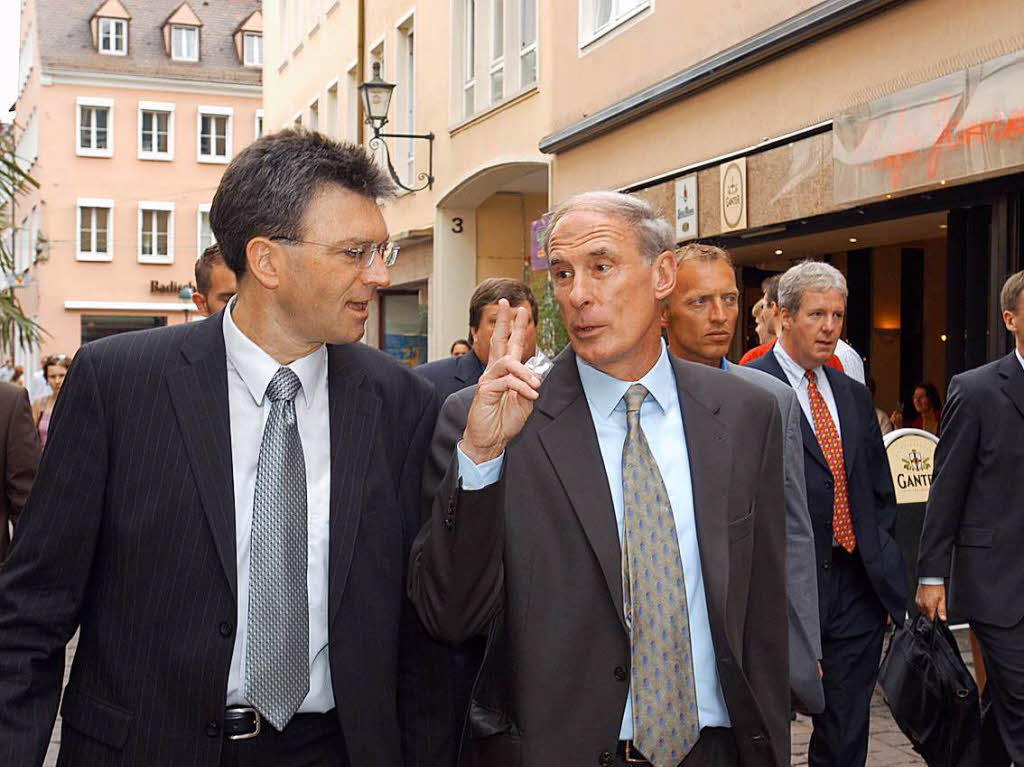 Unterwegs mit Daniel R. Coats, dem Botschafter de Vereinigten Staaten von Amerika, der im Juni 2003 zu Besuch in Freiburg war.