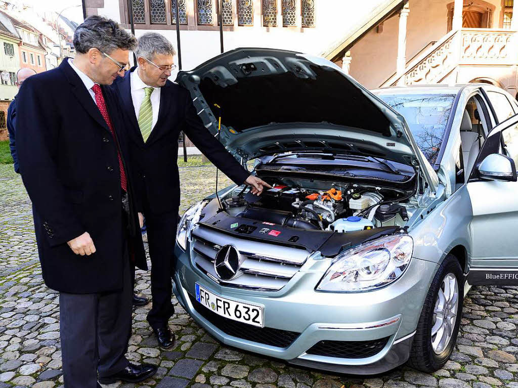 Das erste Brennstoffzellenauto fr die Stadtverwaltung (November 2013).