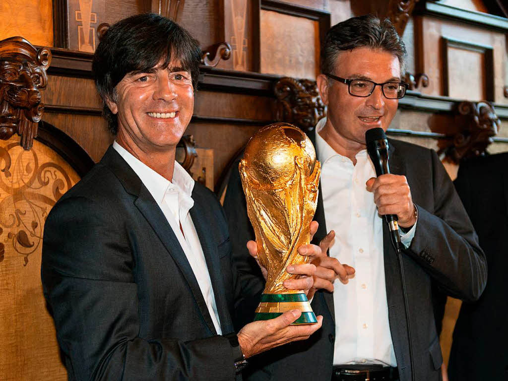 Dieter, Jogi und der WM-Pokal  im Sommer 2014.