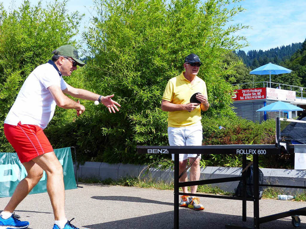 Tischtennisturnier im Strandbad: OB Dieter Salomon im Doppel mit FWTM-Chef Bernd Dallmann