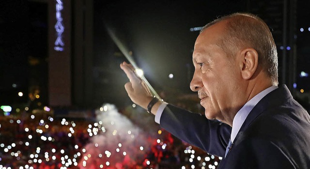 Sieht sich als &#8222;Mann des trkisc...tigt: Prsident Recep Tayyip Erdogan   | Foto:   DPA