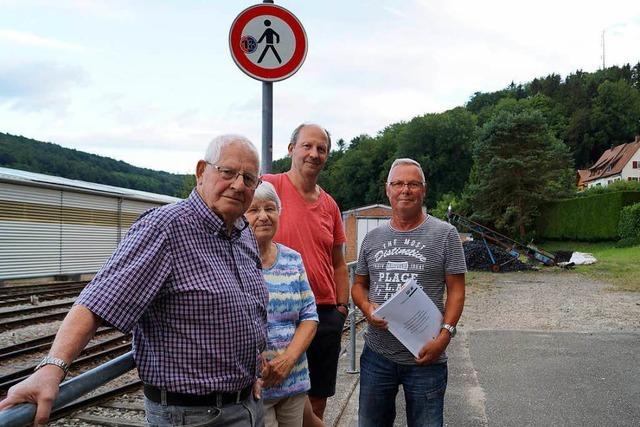 Brgerinitiative zeigt Kandertalbahn an