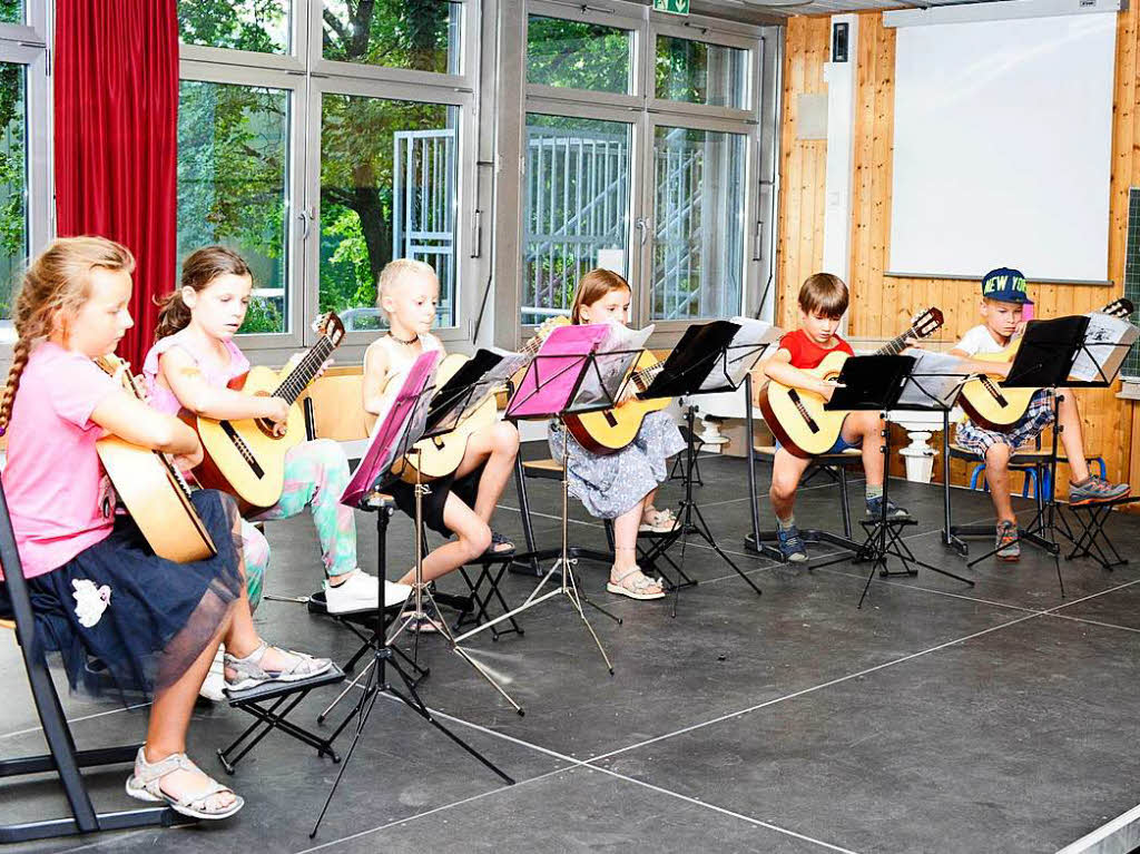 Das Musiksommerfest der JMS Sdlicher Breisgau fand 2018 in Kooperation mit der Thaddus-Rinderle-Schule in Staufen statt. In der Aula der Schule zeigten die jungen Musiker ihr Knnen. Die Jugendkapelle spielte spter noch im Hof.