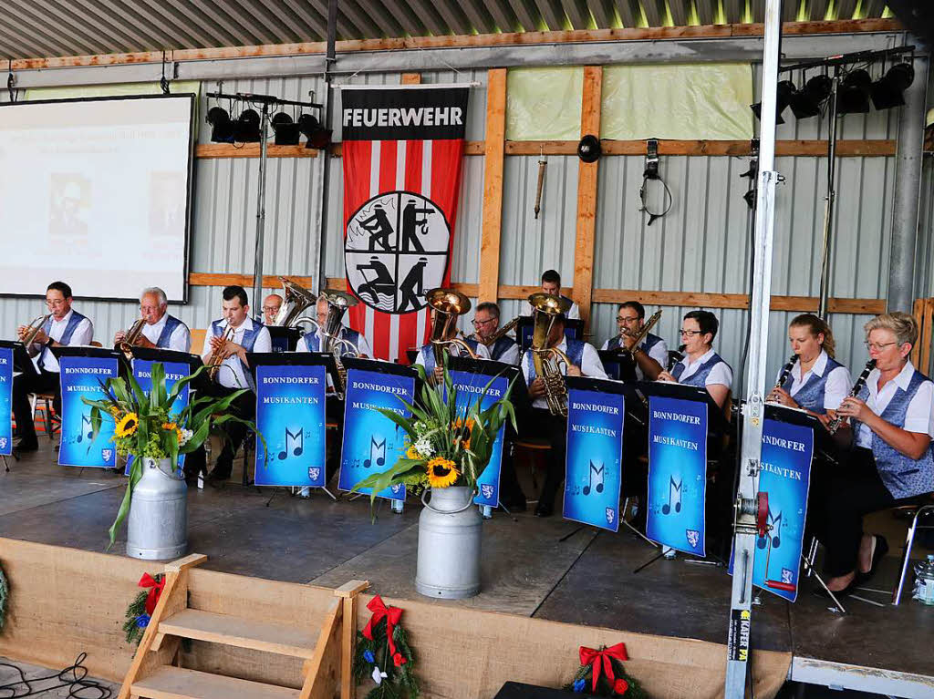Die Bonndorfer Musikanten sorgten bereits am Nachmittag fr prchtige Stimmung in der Festhalle der Boller Feuerwehr.